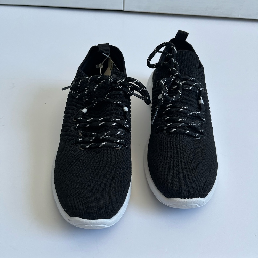 Tommy Bahama Womens Black Slip on Golf Shoes. Size 6.5.